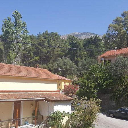 Ξενοδοχείο Μουστάκης Αγία Ευφημία Εξωτερικό φωτογραφία